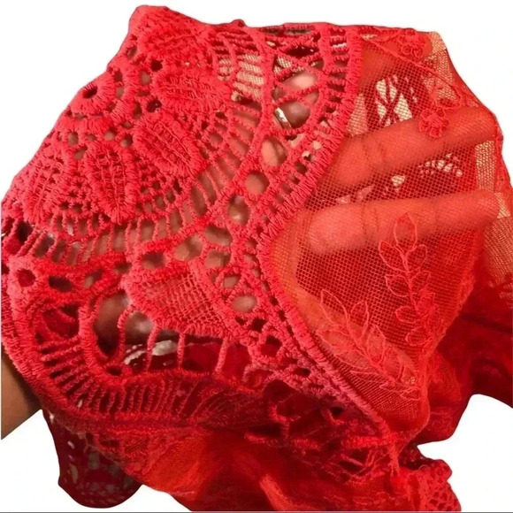 Women’s Red sunburst Crochet Knit top cover up, layering piece - Picture 5 of 8